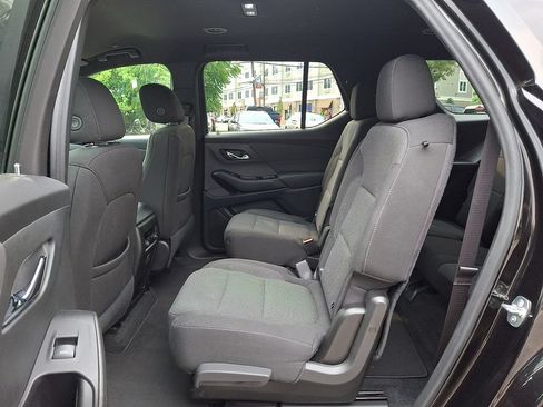 Used 2023 Chevrolet Traverse LT AWD/4WD image 10