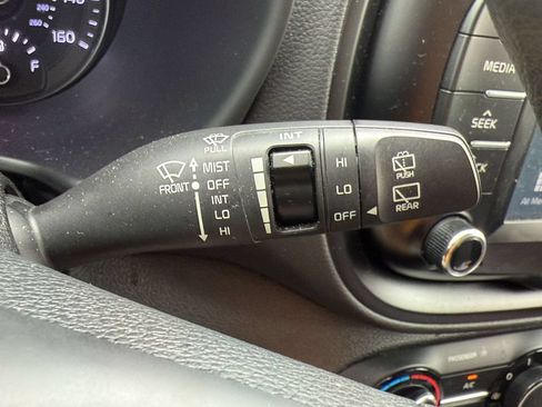 Used 2020 Kia Soul LX FWD image 26