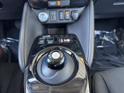 Used 2022 Nissan Leaf SV image 24
