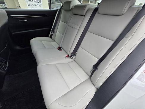 Used 2013 Lexus ES 350 FWD image 39