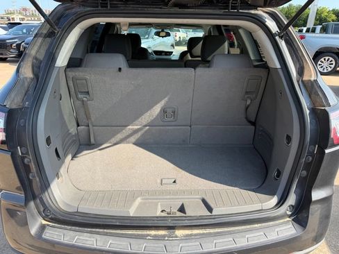 Used 2017 Chevrolet Traverse LS FWD image 5