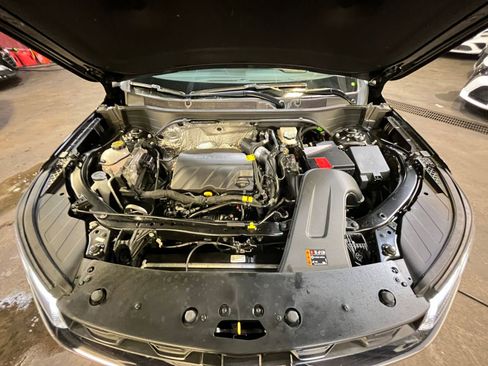 Used 2025 Chevrolet Trax LT w/ LT Convenience Package image 31