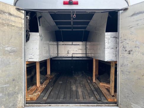 Used 2019 Nissan Titan SV w/ SV Convenience Package image 21