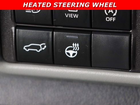 Used 2024 Toyota Highlander Limited image 22