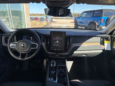 New 2026 Volvo XC60 B5 Ultra w/ Protection Package Premier image 17