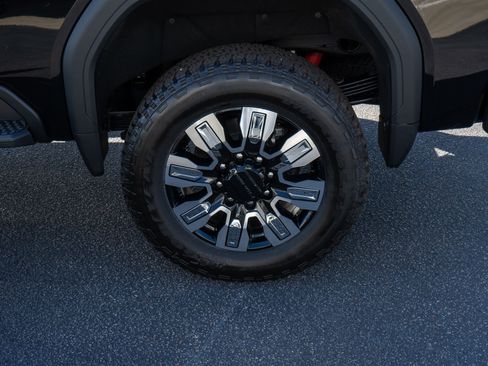 New 2026 GMC Sierra 2500 Denali w/ Denali Reserve Package image 9