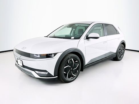 Used 2024 Hyundai Ioniq 5 SEL image 3