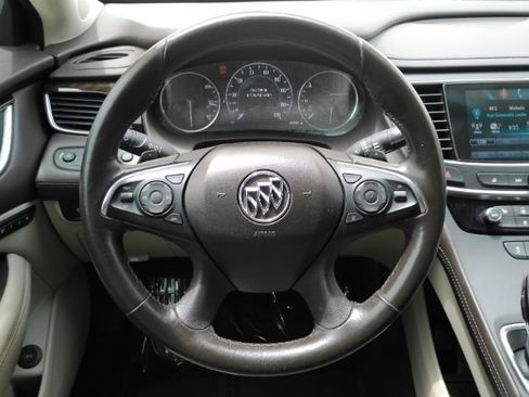 Used 2017 Buick LaCrosse Essence FWD image 33