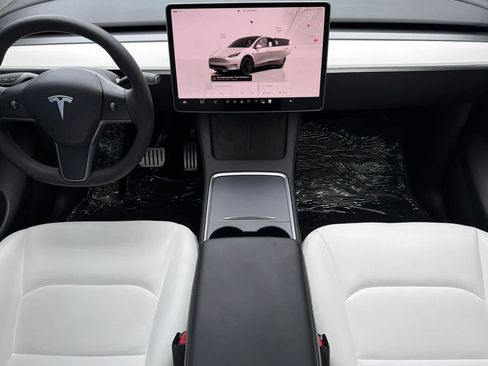 Used 2022 Tesla Model Y Performance AWD/4WD image 3