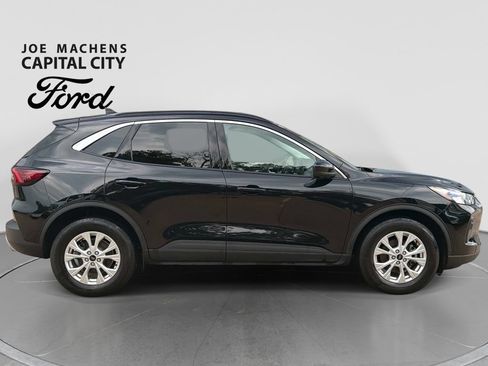 Used 2023 Ford Escape Active w/ Tech Pack #2 AWD/4WD image 3