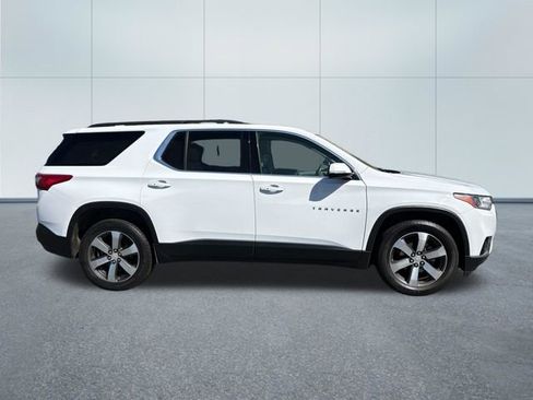 Used 2019 Chevrolet Traverse LT w/ LT Premium Package image 2