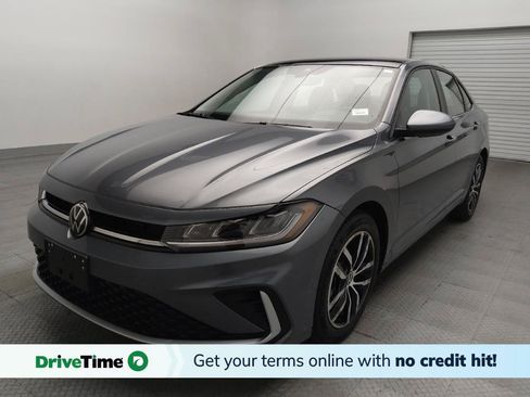 Used 2025 Volkswagen Jetta SE FWD image 1