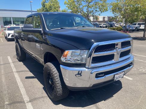 Used 2014 RAM 2500 Tradesman w/ Chrome Appearance Group AWD/4WD image 3