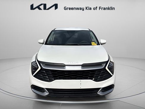 Used 2024 Kia Sportage LX image 2