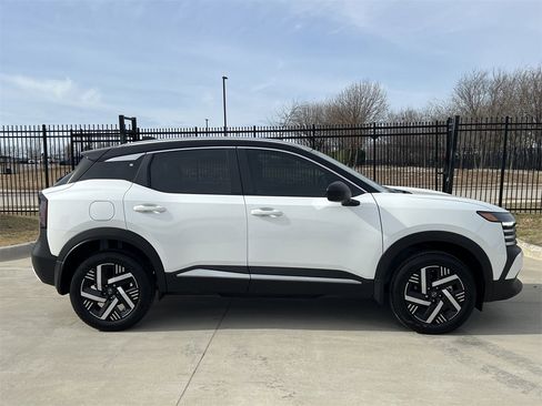 New 2026 Nissan Kicks SV image 3