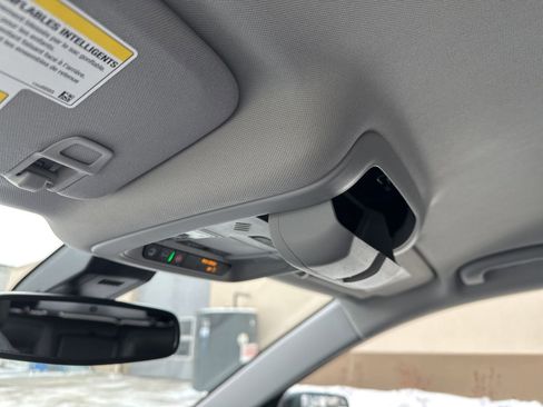 Used 2024 GMC Terrain SLT image 80