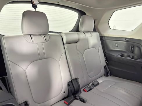 Used 2025 Honda Pilot EX-L image 37