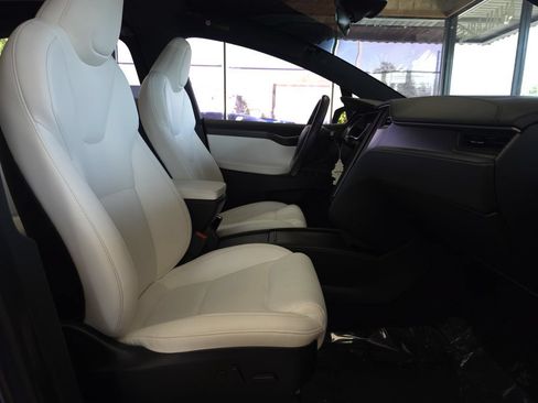 Used 2021 Tesla Model X Performance AWD/4WD image 22
