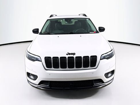 Used 2023 Jeep Cherokee Altitude Lux image 3
