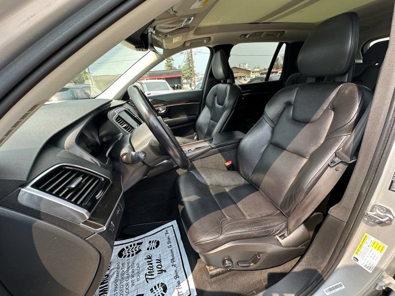 Used 2018 Volvo XC90 T6 Momentum w/ Convenience Package AWD/4WD image 13