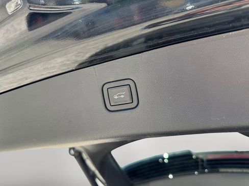 Used 2022 Chevrolet Blazer LT FWD image 6