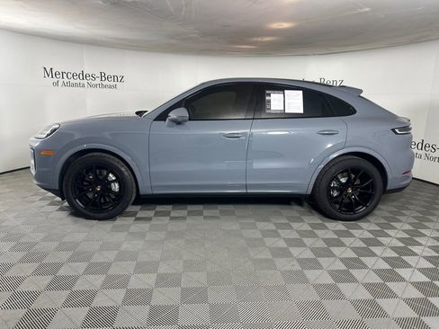 Used 2025 Porsche Cayenne Coupe AWD/4WD image 4