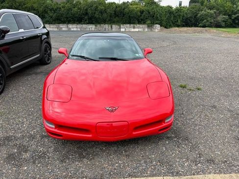 Used 1997 Chevrolet Corvette Coupe RWD image 2