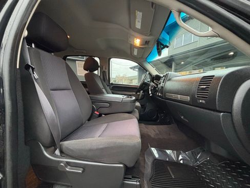 Used 2011 Chevrolet Silverado 2500 LT w/ Interior Plus Package image 17