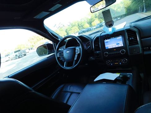 Used 2019 Ford Expedition Max XLT w/ Equipment Group 202A AWD/4WD image 7