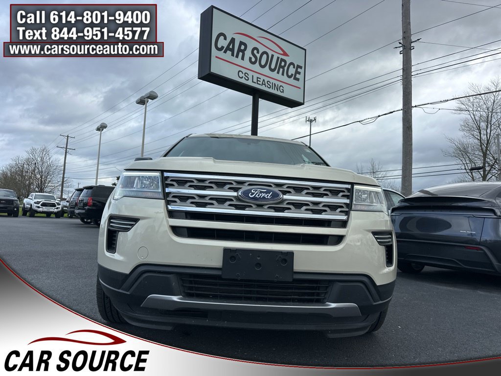 Used 2018 Ford Explorer XLT AWD/4WD image 2