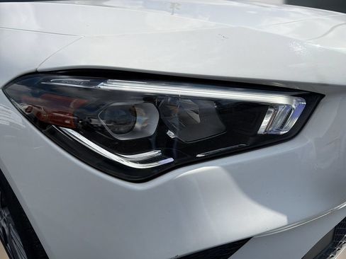 Used 2022 Mercedes-Benz CLA 250 4MATIC image 11