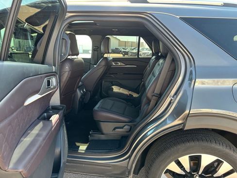 Used 2025 Ford Explorer Platinum w/ LUX Leather Package image 20
