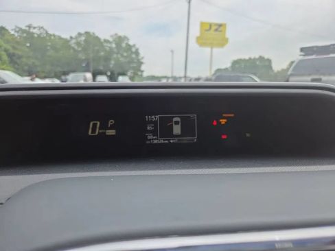 Used 2018 Toyota Prius C Two w/ Carpet Mat Package FWD image 14