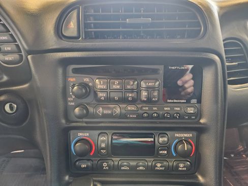 Used 2002 Chevrolet Corvette Convertible w/ Preferred Equipment Group2 RWD image 31
