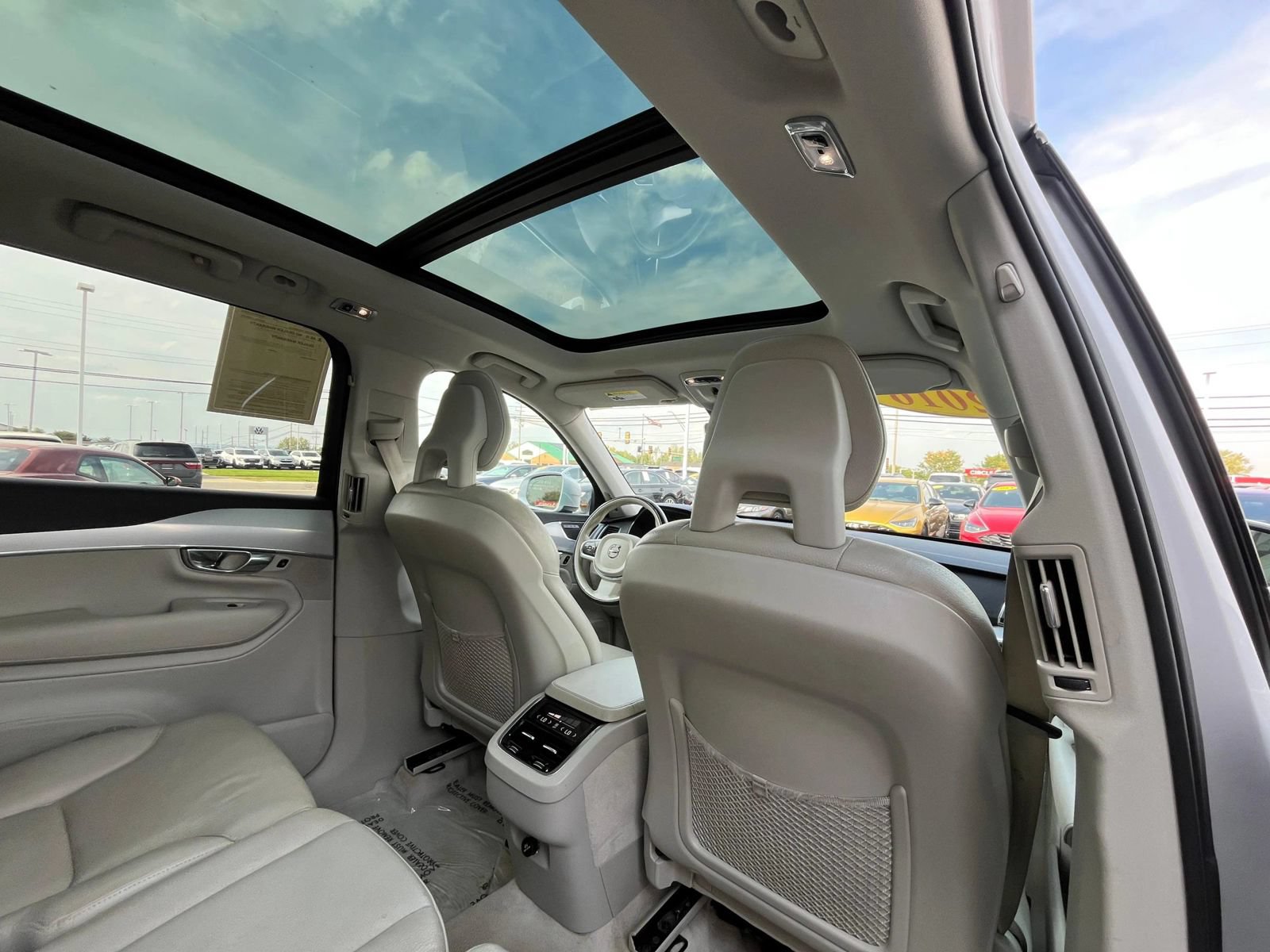 Used 2016 Volvo XC90 T6 Momentum AWD/4WD image 38