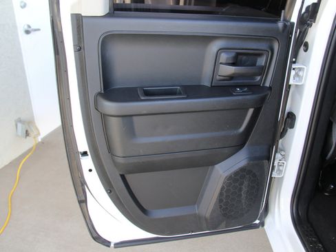 Used 2018 RAM 1500 Express image 11