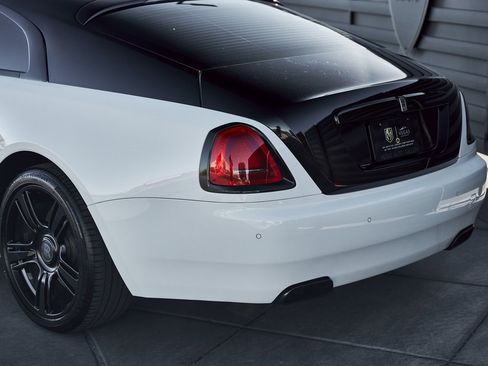 Used 2015 Rolls-Royce Wraith image 12