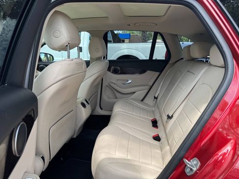 Used 2019 Mercedes-Benz GLC 300 4MATIC image 12