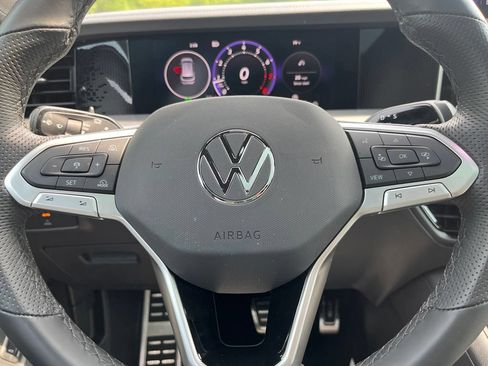 Certified 2025 Volkswagen Tiguan SE R-Line AWD/4WD image 21