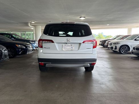 Used 2021 Honda Pilot Touring image 8