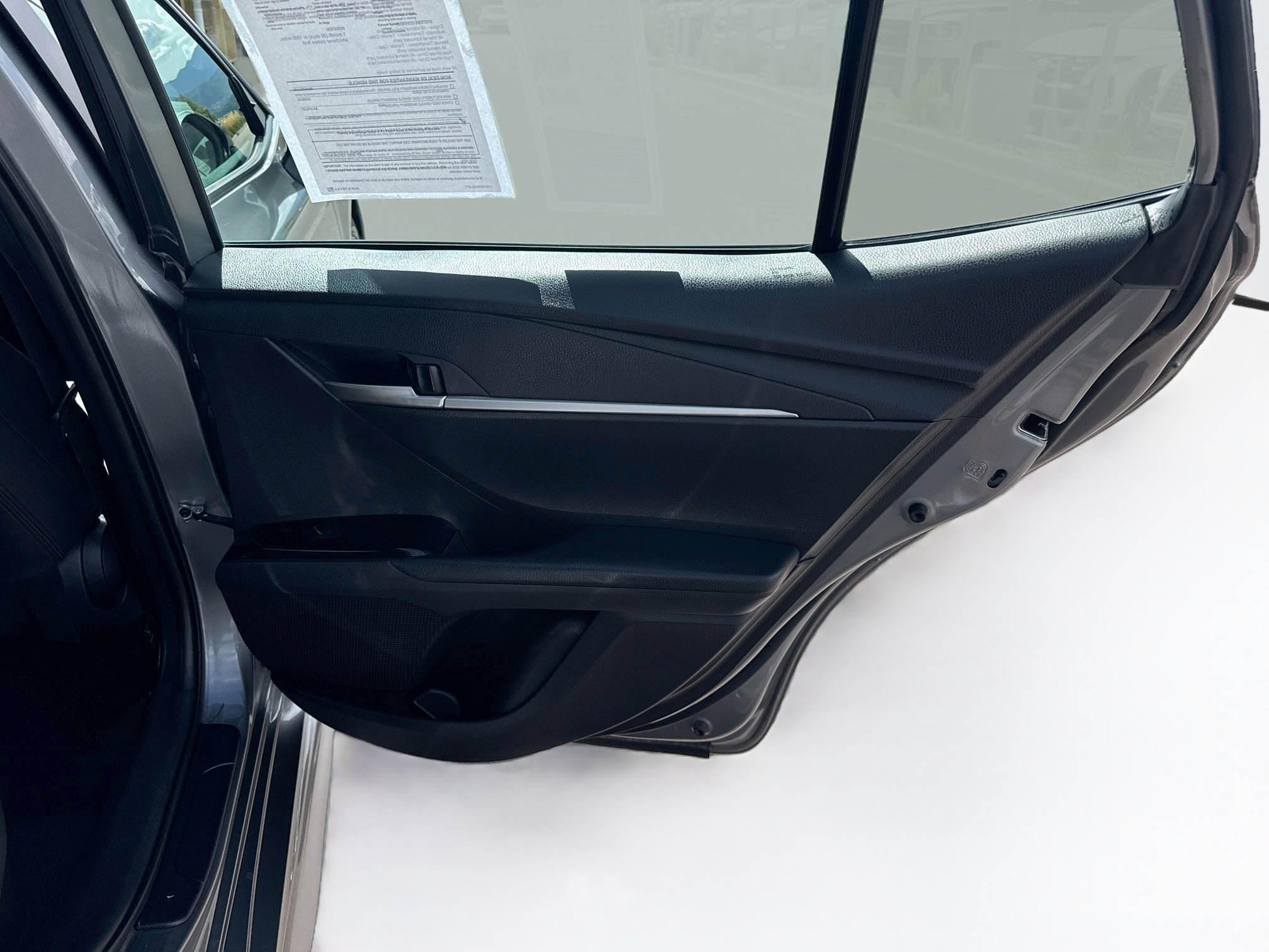 Used 2025 Toyota Camry SE FWD image 31