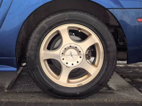 Used 2004 Ford Mustang Premium RWD image 12