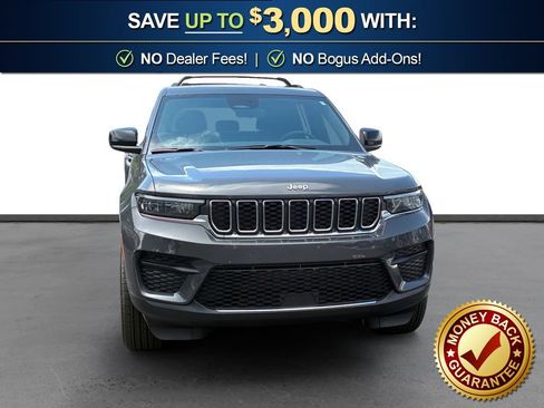 Used 2025 Jeep Grand Cherokee Laredo X AWD/4WD image 10