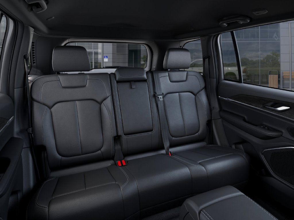 New 2026 Jeep Grand Cherokee Limited RWD image 15