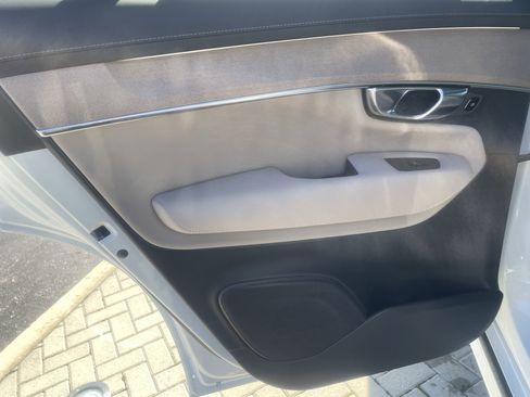 New 2026 Volvo XC90 B5 Core image 11