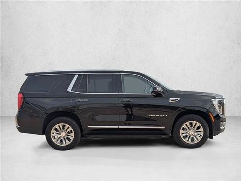 Used 2025 GMC Yukon Denali AWD/4WD image 3