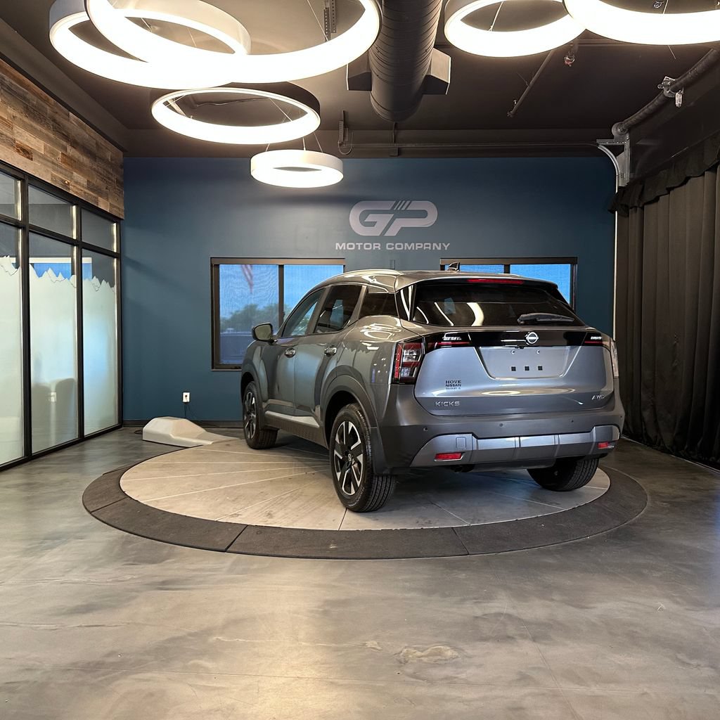 Used 2026 Nissan Kicks SV AWD/4WD image 5