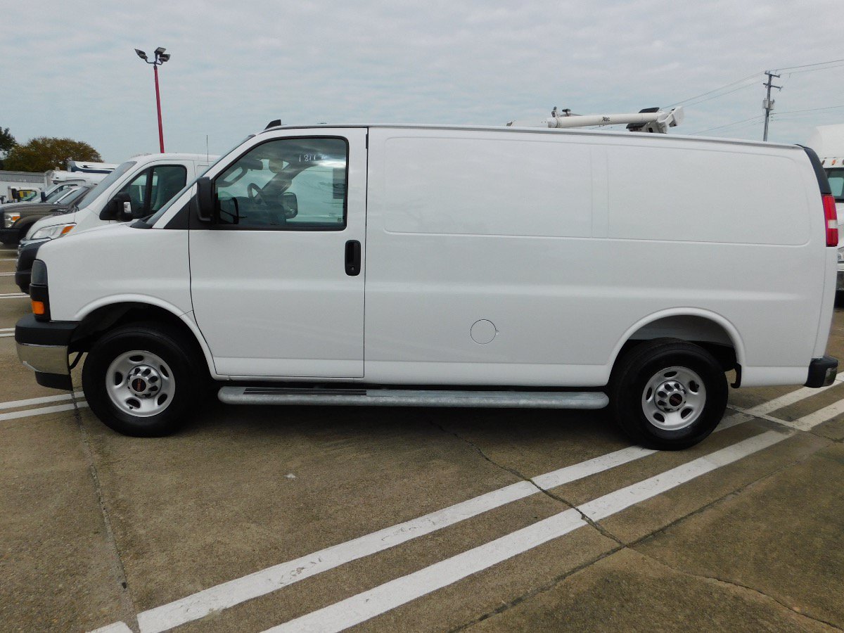 Used 2025 GMC Savana 2500 w/ Driver Convenience Package RWD image 5