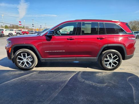 Used 2024 Jeep Grand Cherokee Limited w/ Luxury Tech Group II image 4