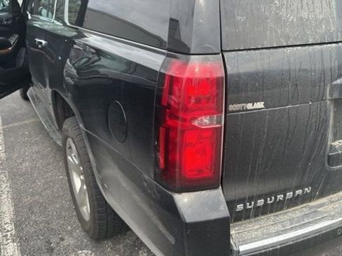 Used 2018 Chevrolet Suburban Premier image 6